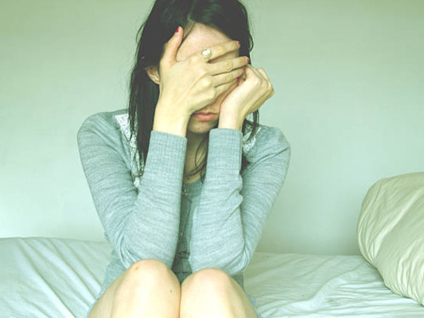 Chồng không nghe điện thoại, vợ bóng gió nghi ngờ đòi... đi chết