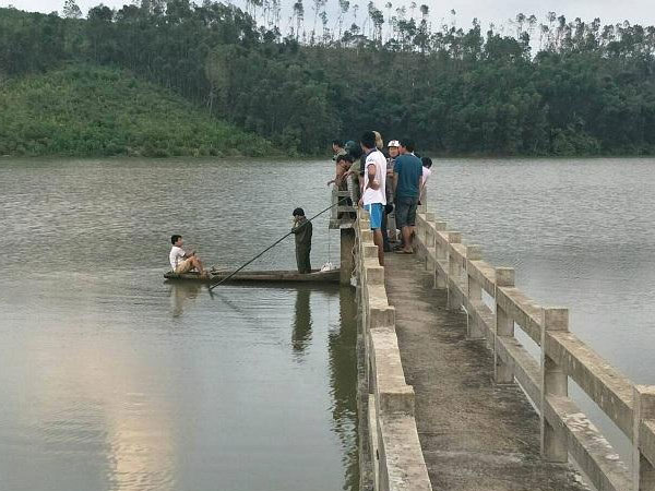 Hà Tĩnh: Rủ nhau tắm hồ, 1 học sinh mất tích