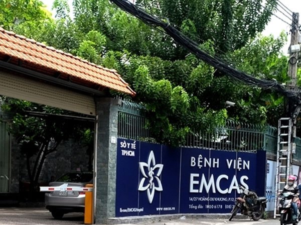 Vụ một phụ nữ hôn mê sau gọt cằm ở Bệnh viện Emcas: Sở Y tế TP.HCM niêm phong hồ sơ