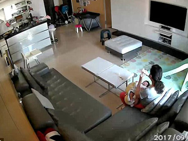 Bó tay với osin hồn nhiên: Húp trộm sữa của bé sơ sinh bị phát hiện, còn quát ngược chủ nhà ki bo