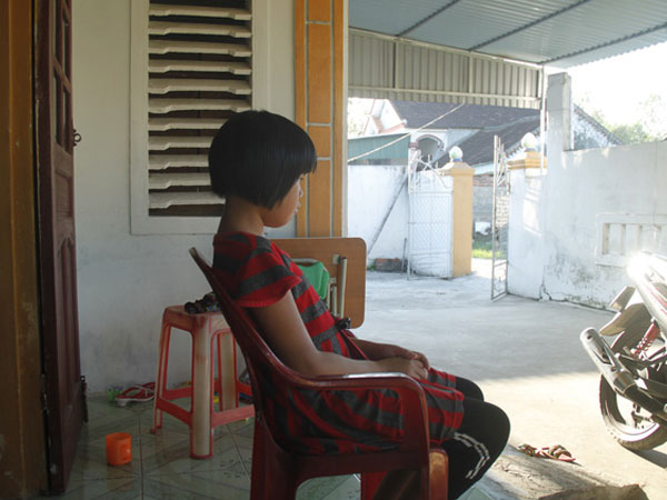 Cô bé 10 tuổi thiểu năng vào bệnh viện chơi, bị gã đàn ông xâm hại ngay trên giường bệnh
