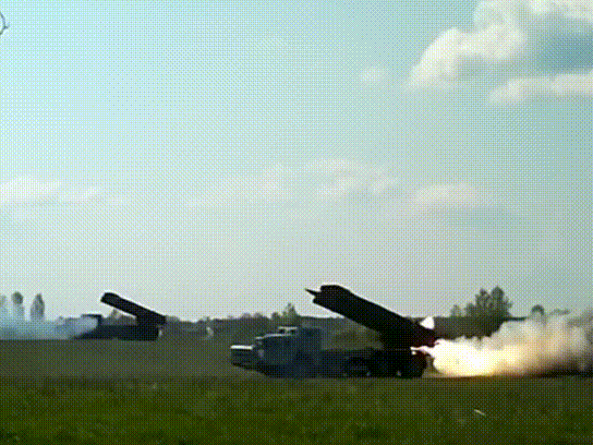 "Cơn lốc" 9K58 Smerch khai hoả dữ dội trong cuộc tập trận Zapad 2017