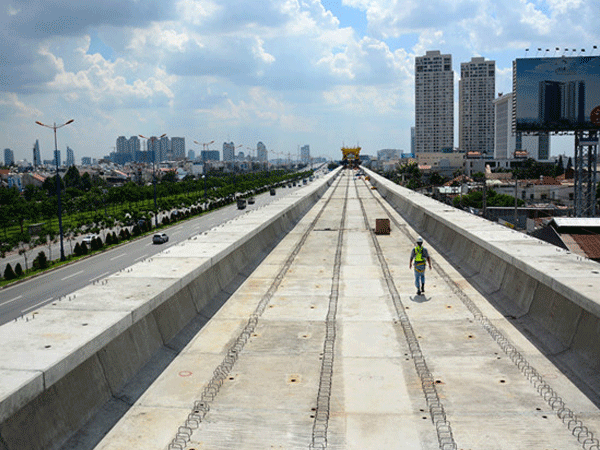 TP.HCM sắp lắp đường ray tuyến metro số 1 Bến Thành - Suối Tiên
