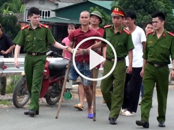 Video: 9X cụt chân vẫn cùng đồng bọn cầm kiếm đi cướp