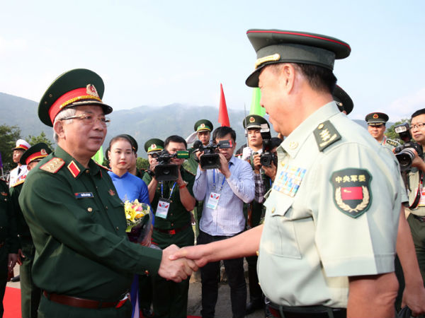 Bắt đầu giao lưu quốc phòng biên giới Việt-Trung
