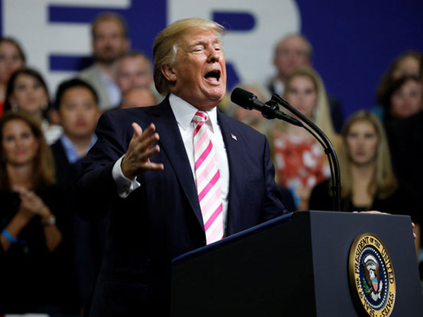 Sau Triều Tiên, ông Trump lại tranh cãi với các siêu sao thể thao