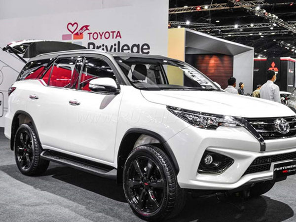 Toyota Fortuner bản thể thao giá tương đương 1 tỷ đồng tại Ấn Độ