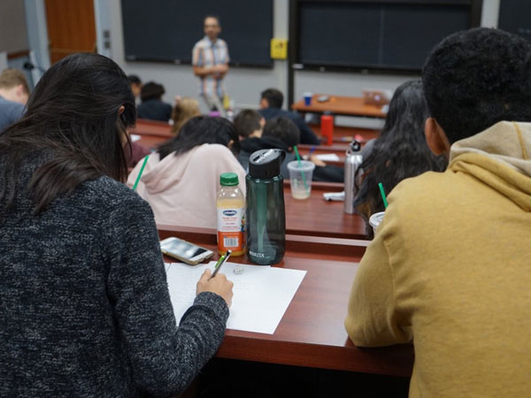 Bên trong trường đại học nhỏ và học phí đắt nhất ở Mỹ