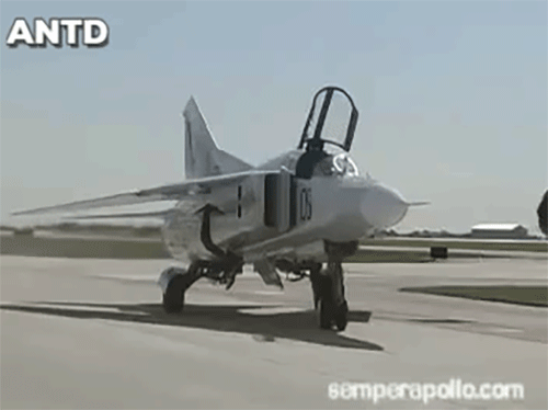 MiG-23 của Syria ném bom vào căn cứ đồng minh của Mỹ?