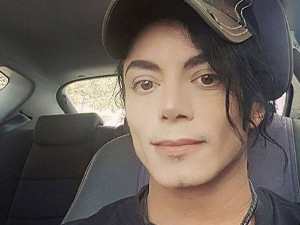 9X chia sẻ ảnh anh chàng giống hệt Michael Jackson