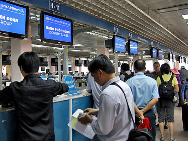 Đồng loạt mở bán vé máy bay Tết: Giá tăng mạnh