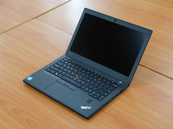 Laptop pin 21 tiếng của Lenovo