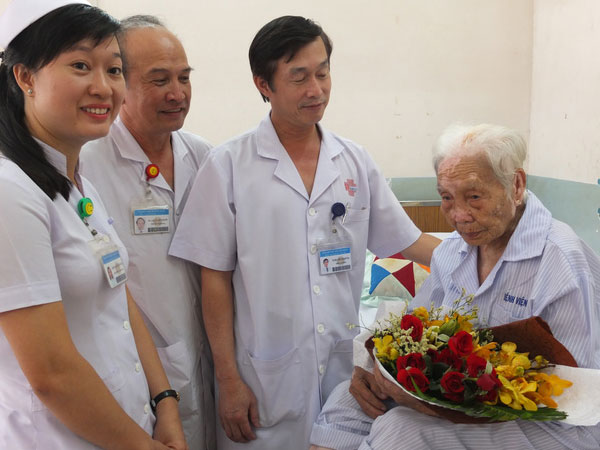 TP.HCM: Cứu sống cụ bà 104 tuổi bị nhiễm trùng đường mật