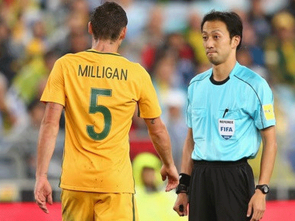 Trọng tài Nhật Bản bắt chính vòng 21 V.League
