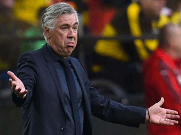 Bayern sa thải Ancelotti sau trận thua PSG