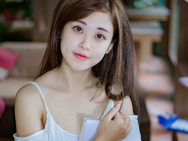 Cô giáo thực tập xinh như hot girl được học sinh yêu mến