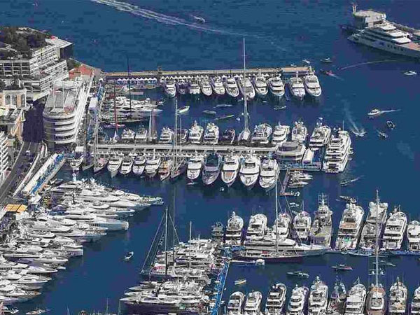 Đại hội du thuyền của giới ăn chơi ngút trời tại Monaco
