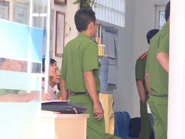 Tên cướp nhà băng ở miền Tây gây án trong 3 phút
