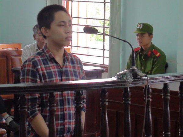 Thanh niên 21 tuổi cướp taxi như phim hành động lĩnh 12 năm tù