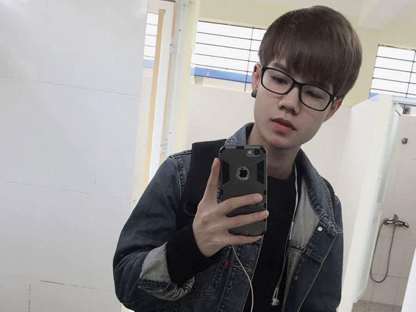 Chàng trai 22 tuổi khổ sở vì gương mặt... xinh gái