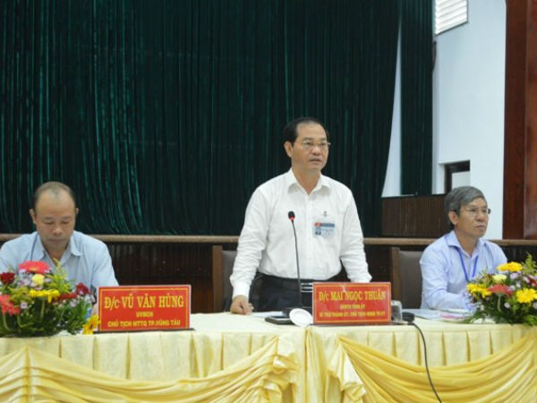 Bí thư Vũng Tàu gập người xin lỗi dân
