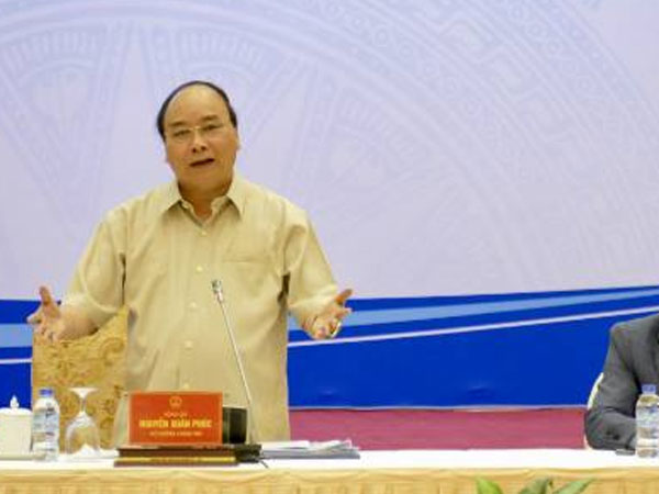 Đối thoại với 14 lãnh đạo doanh nghiệp tư nhân lớn, Thủ tướng hỏi: Nút thắt là gì?