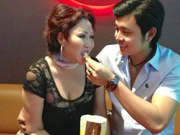 Người mẫu Vũ Hoàng Việt và "bồ già tỷ phú" U60 chính thức chia tay?