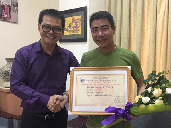 Công Lý giành giải thưởng danh giá đúng ngày giỗ tổ nghề