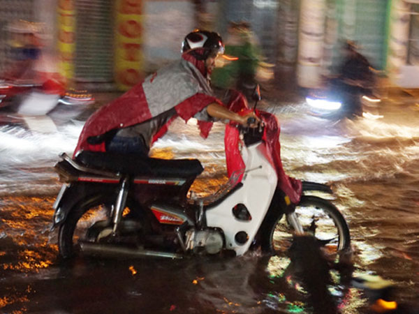 Dự báo thời tiết 2/10: Mưa lớn, Sài Gòn nguy cơ ngập