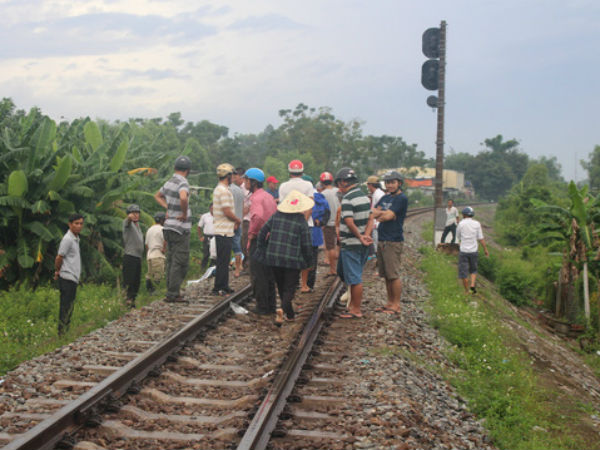 Phát hiện thi thể thanh niên không còn nguyên vẹn bên đường tàu
