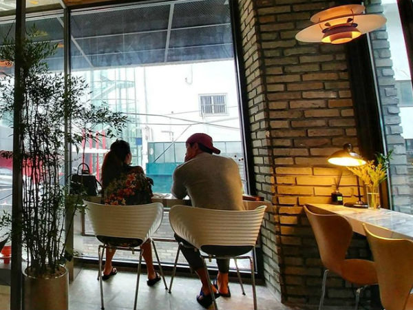 Rain và Kim Tae Hee tận hưởng khoảnh khắc bình yên ở quán cafe