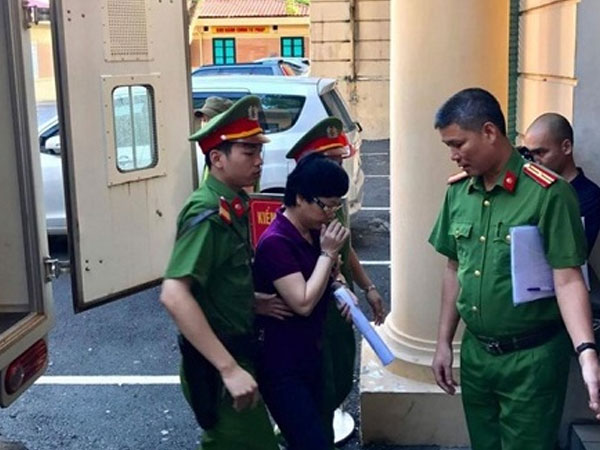 Video: Hơn 500 nạn nhân tới phiên xét xử cựu đại biểu Quốc hội Thu Nga