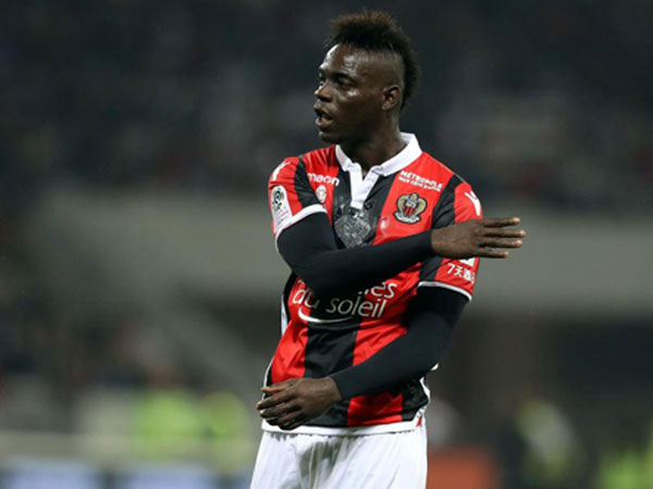 Balotelli mắng chửi đồng đội khi đội nhà thua ngược