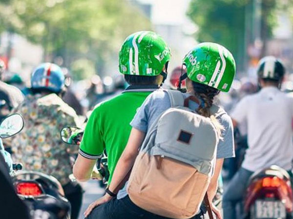 Cuộc chiến taxi: Grab nói gì khi bị “tố” chuyển 3.600 tỉ ra nước ngoài?
