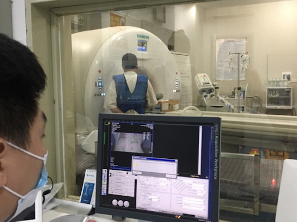 Một cô giáo chết sau khi tiêm thuốc cản quang