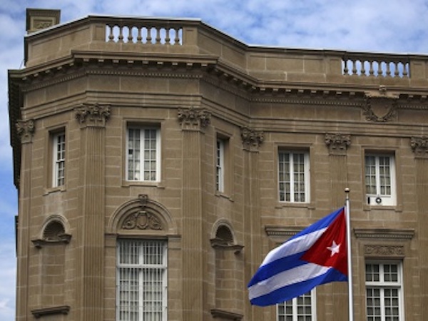 Mỹ trục xuất 15 nhà ngoại giao Cuba