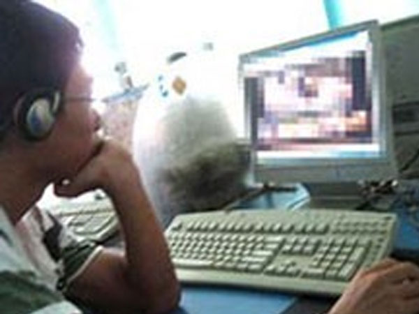 Sinh viên ngành y nghiện phim khiêu dâm?