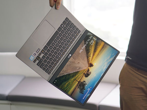 Laptop siêu mỏng nhẹ ngày càng phổ biến tại Việt Nam