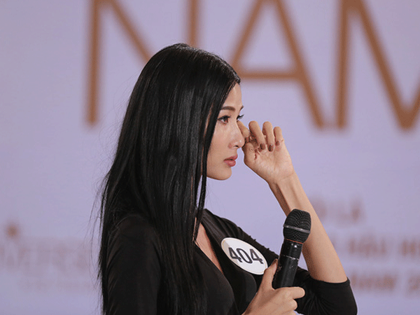 Nhiều "góc khuất" của dàn người đẹp thi Hoa hậu Hoàn vũ được hé lộ