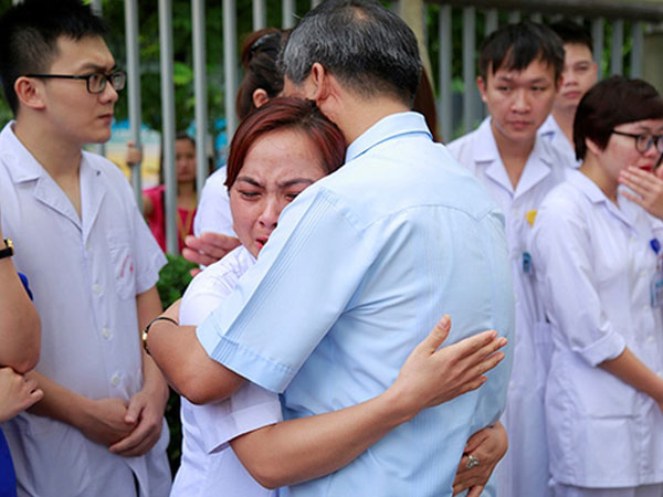 "Nước mắt thì không thể giả vờ, nhưng đừng tung hô tôi như một hiện tượng"