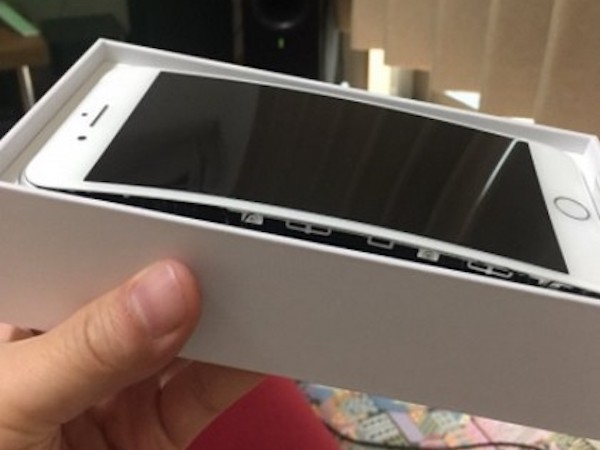 Thêm một sản phẩm bị bung màn hình, điều gì đang xảy ra với iPhone 8 Plus?