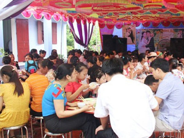 Vụ ngộ độc sau khi ăn cỗ đám hỏi ở Hà Giang: Thêm 20 người nhập viện