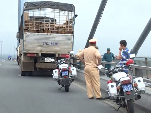 Phát hiện thi thể tài xế nhảy cầu Mỹ Thuận trôi xa hơn 50km