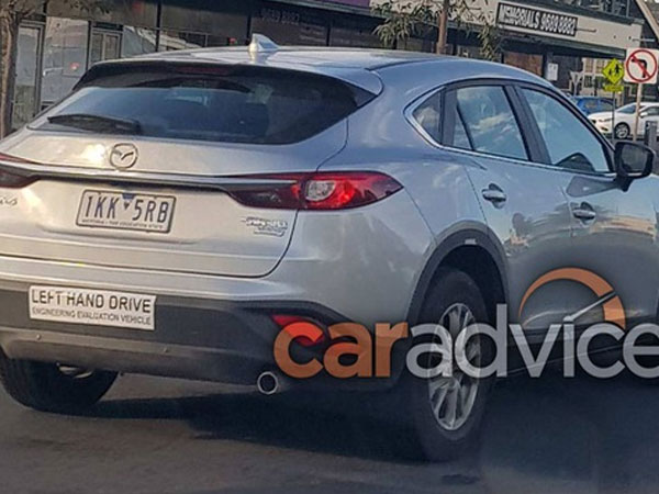 Crossover cỡ nhỏ khiến nhiều người "phát thèm" Mazda CX-4 bất ngờ "xuất ngoại"