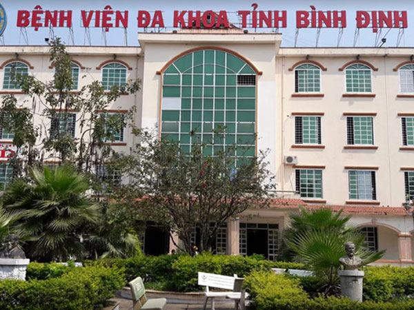 Gạ tình nữ điều dưỡng, bác sĩ bị cách chức phó trưởng khoa