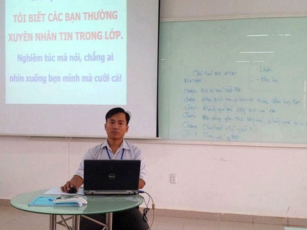 Giảng viên "cao tay" chấn chỉnh sinh viên sử dụng điện thoại trong giờ học