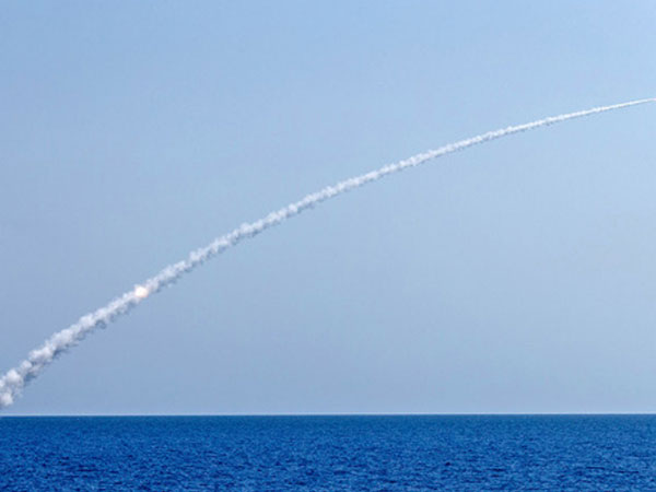 Tàu ngầm Nga phóng 10 tên lửa diệt khủng bố ở Syria
