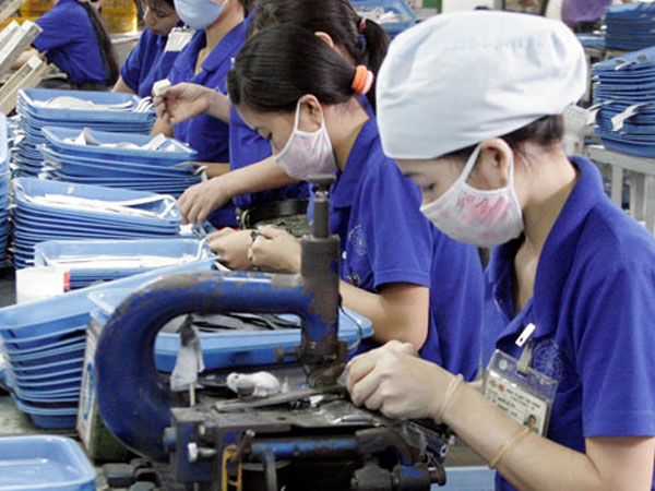 VCCI: Tăng thuế VAT tác động lớn đến người thu nhập thấp
