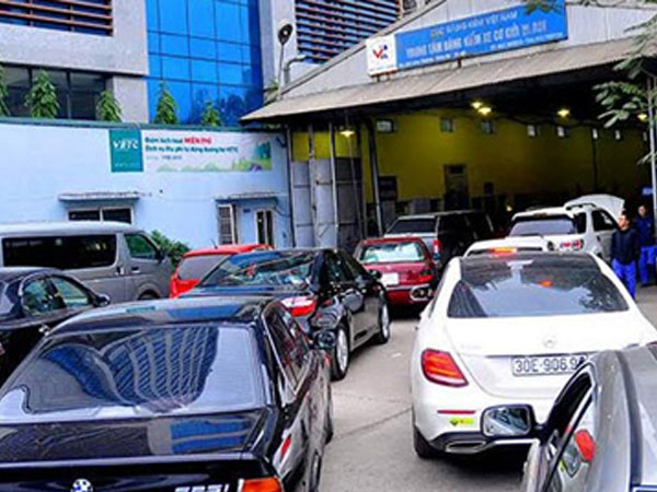 Cả ngàn xế hộp chưa nộp phạt bất ngờ bị dừng đăng kiểm