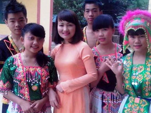 Nữ giáo viên cấp 3 xứ Thanh viết đơn xin ra khỏi ngành